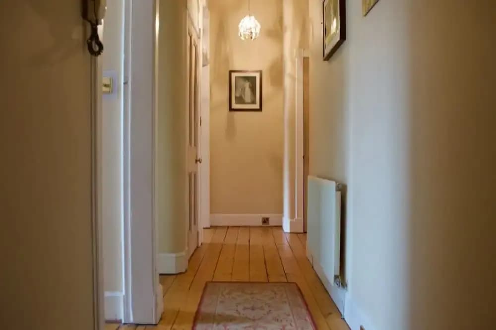 Spacious 1 Bedroom Stockbridge Flat - photo 8