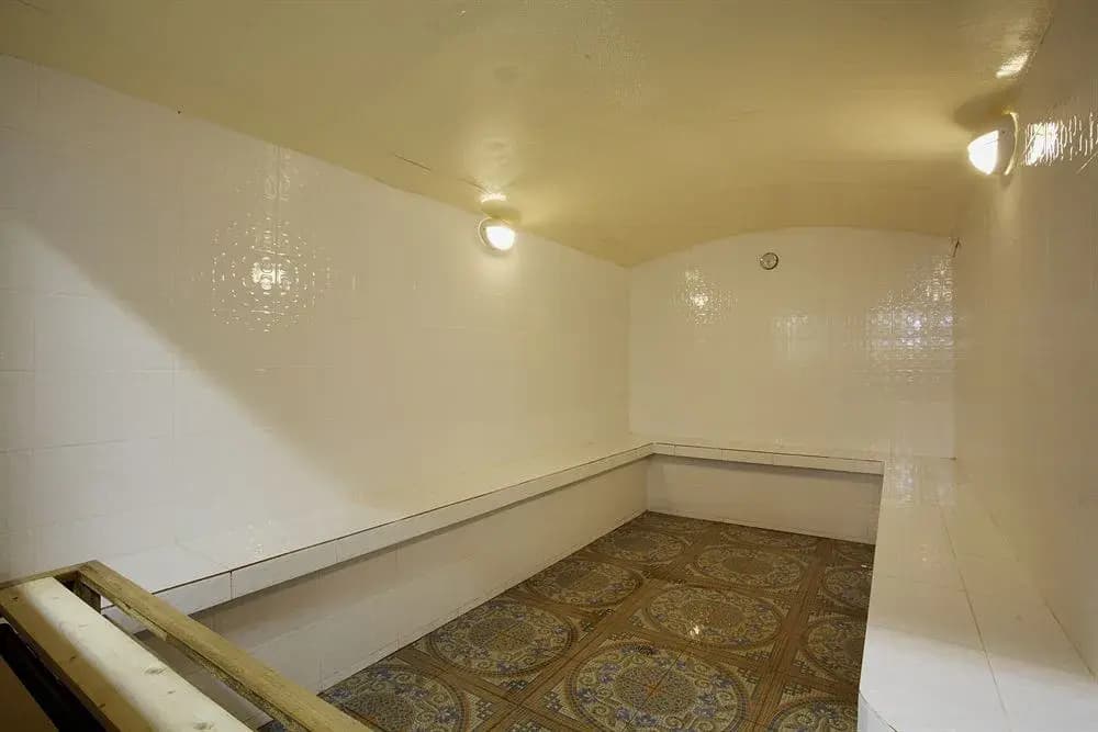 WhyNot Backpackers Capsule Hostel - photo 13