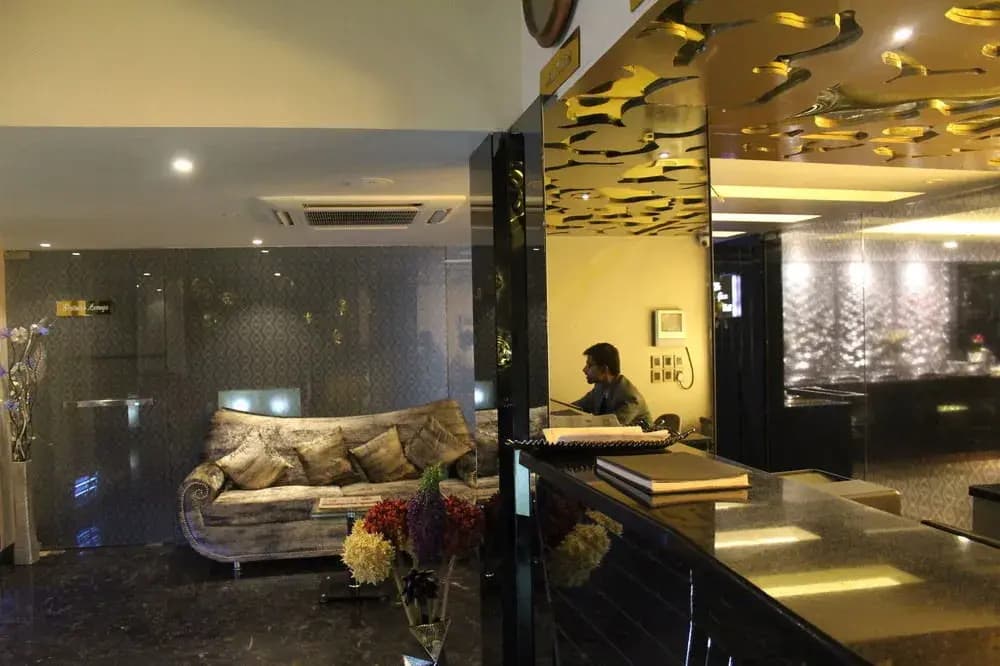 OYO Premium AIIMS - photo 11