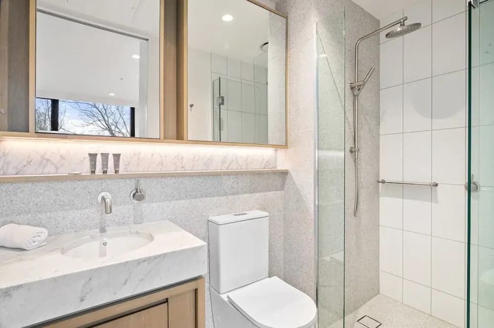 Brand-new 2-bed With Rooftop Access - photo 7