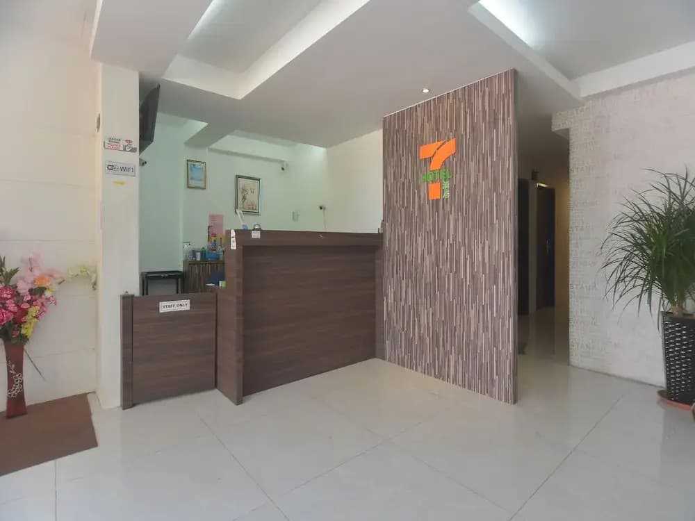 Oyo 44052 Seven Hotel - photo 2