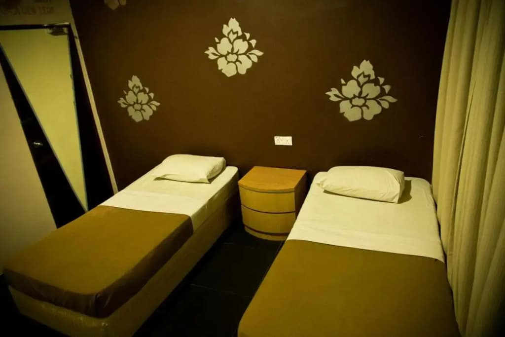 Golden Leaf Hotel Danga Bay - photo 1