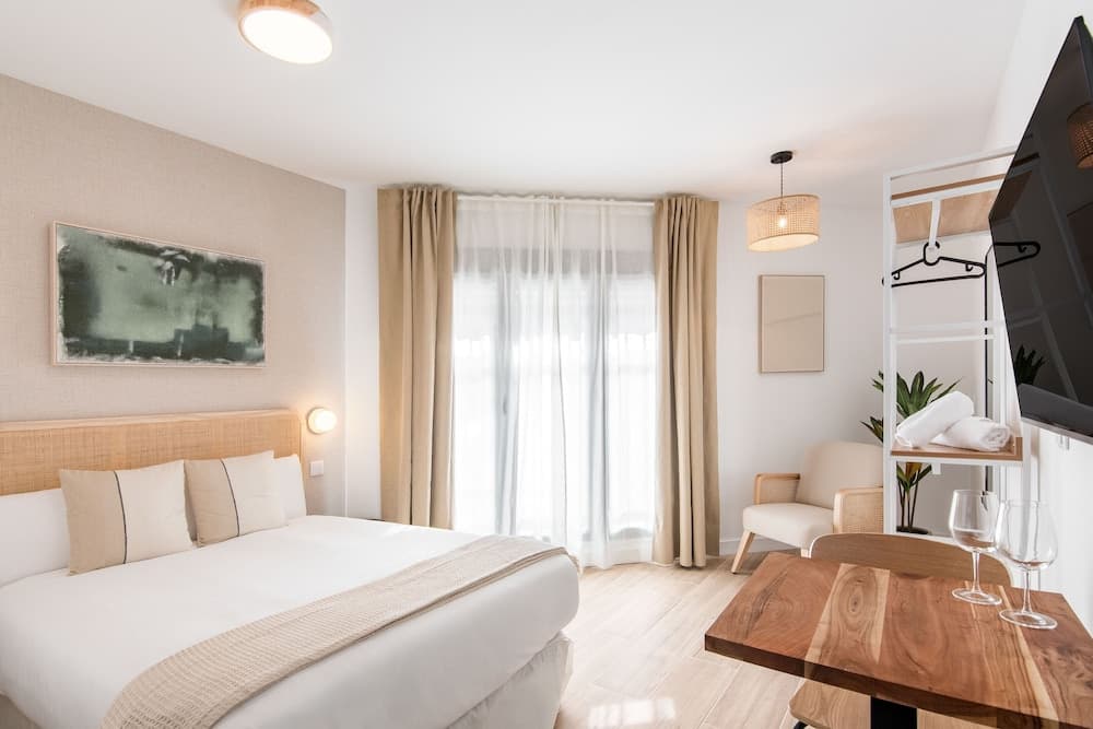 The Madrid Studios by Charming - photo 1