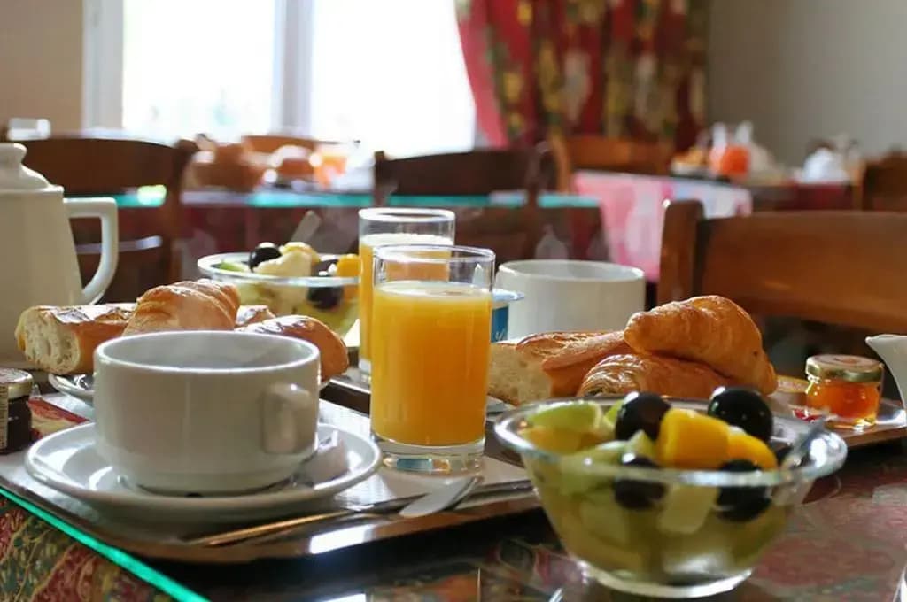 Madrigal hotel - photo 13