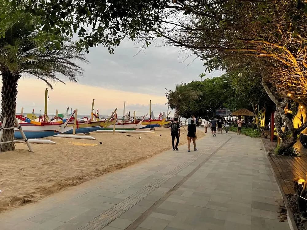Oasis Residences - Serene Sanur Sanctuary, Modern Comfort Meets Nature - photo 21