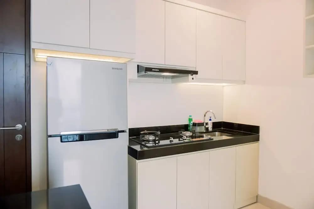 Spacious And Warm 2Br At Ciputra World 2 Apartment - photo 5