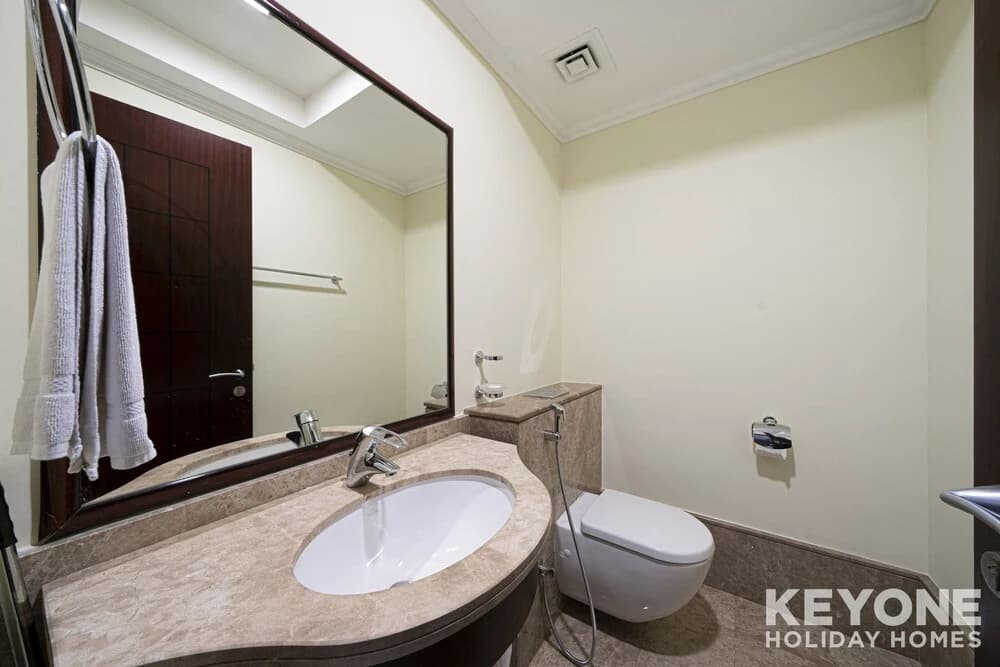 Grandeur Living 2BR plus Maid with Beach Access - photo 7