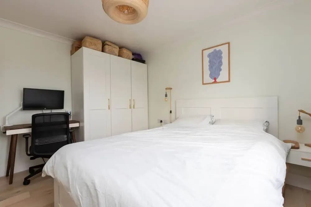 Stylish and Light 1 Bedroom Flat Near Victoria Park - photo 4
