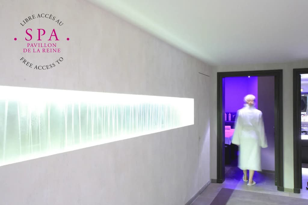 Hôtel du Petit Moulin, Haute Couture hotel by Lacroix - photo 18