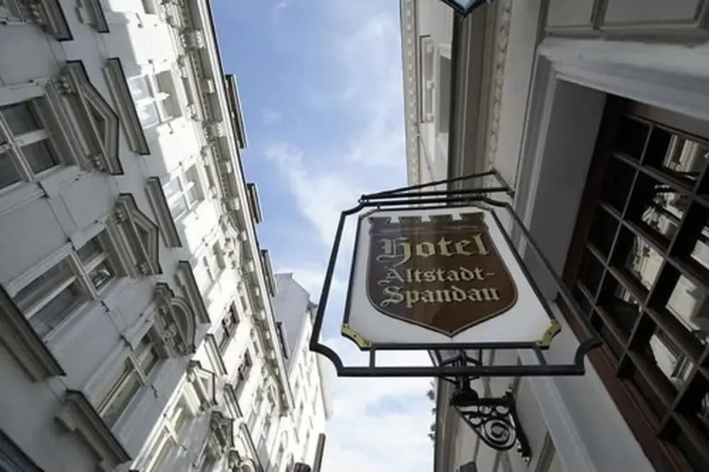 Hostel Altstadt Spandau - photo 1