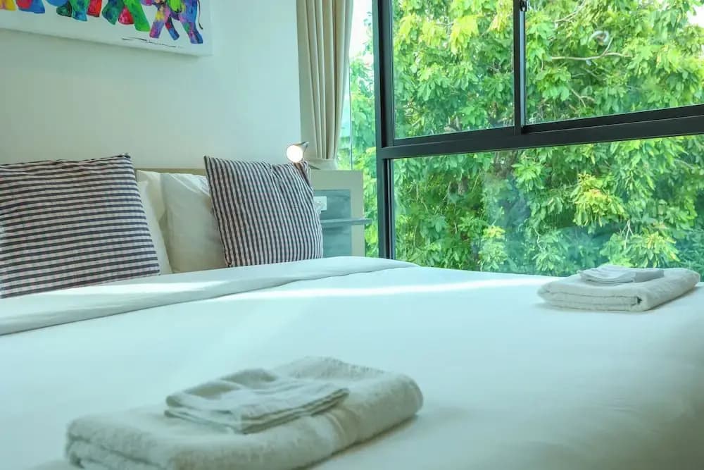 Chic Condo Just 100m from the Shore c130 - photo 4