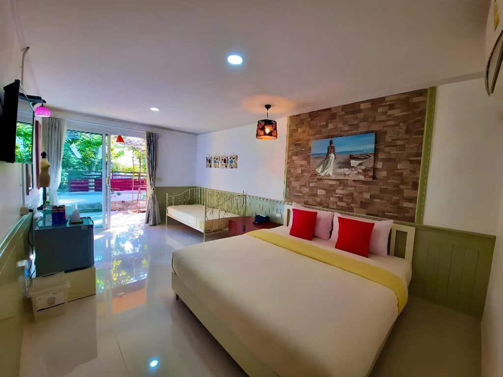 Koh Larn Riviera - photo 28
