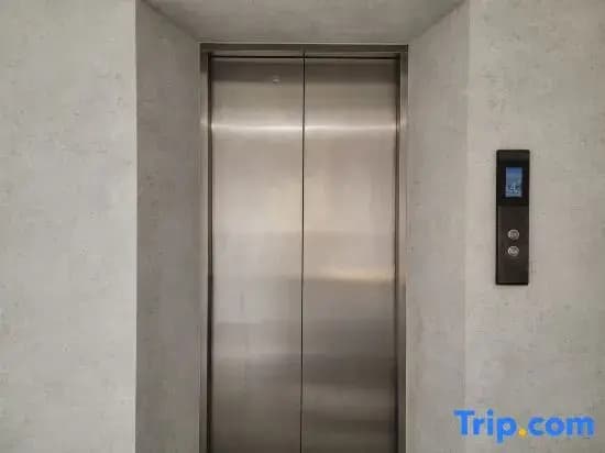 Q Space Sathorn - Narathiwas 18 - photo 2
