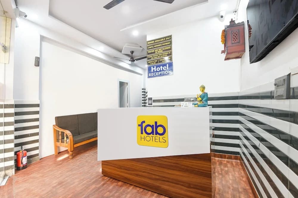 Fabhotel Royal Regency - photo 2