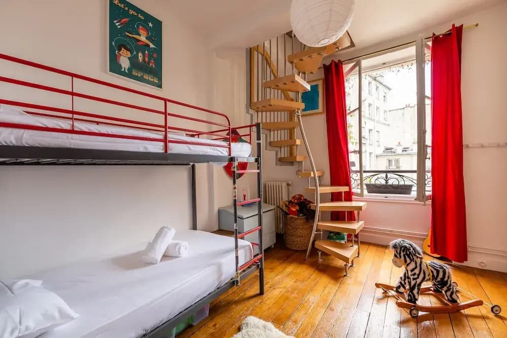 Paris Hideaway in the Theatre District - photo 5