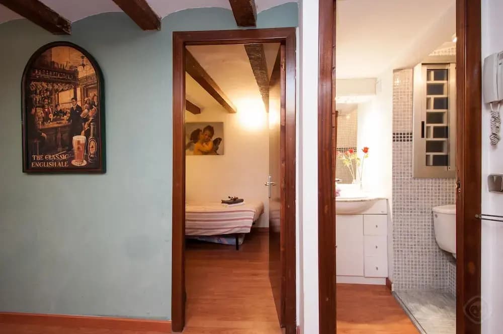Rustic Poble Sec Apartment - photo 6