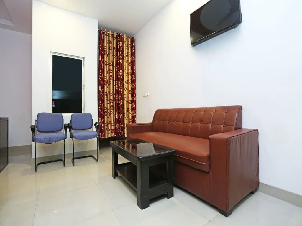 OYO 11384 Hotel Diamond Star - photo 3
