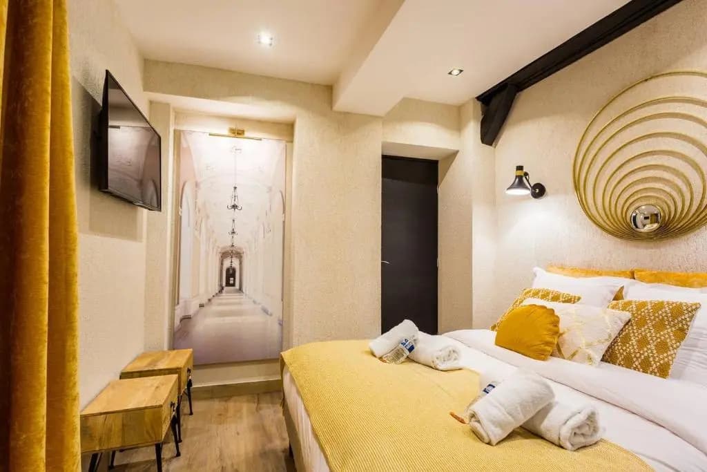 Home Suite Home Panthéon Port-Royal 2BR - photo 4
