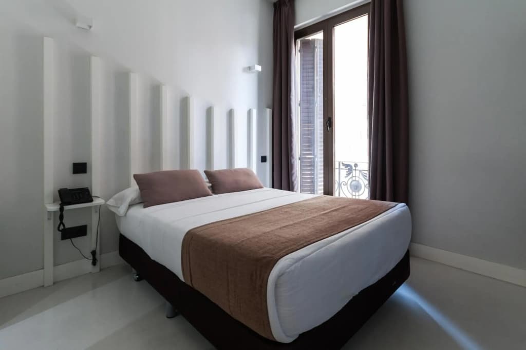 Hostal Gran Via 44 - photo 2