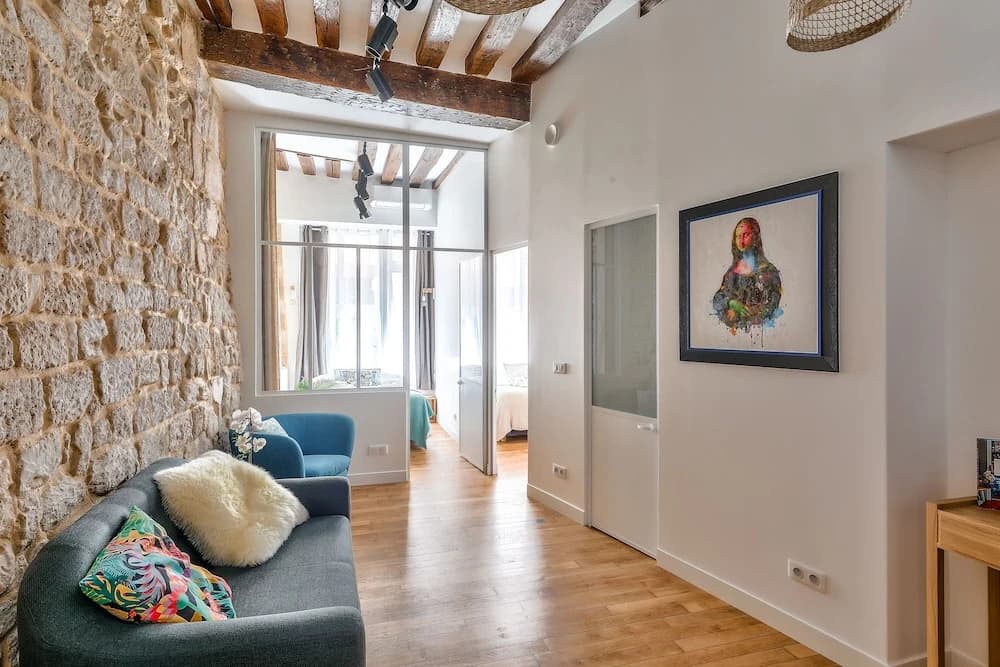 New Stunning 4 Bdrs Apt, With AC – Le Marais - photo 4