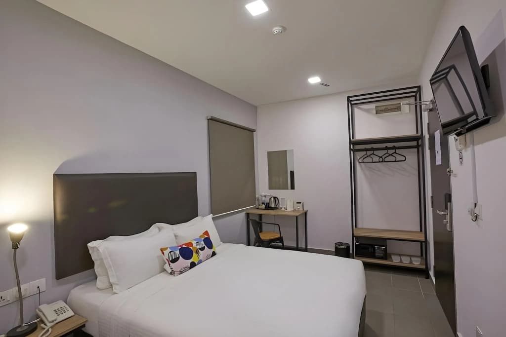 B Lot Hotel - photo 7