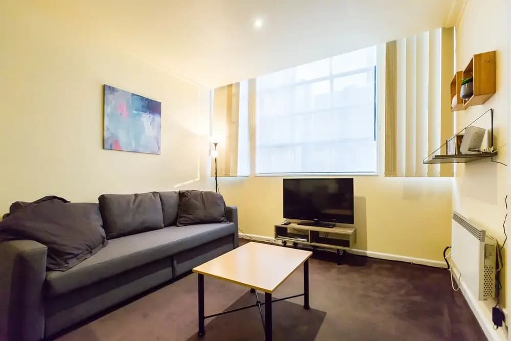 ELIZA, 2BDR Melbourne Apartment - photo 17