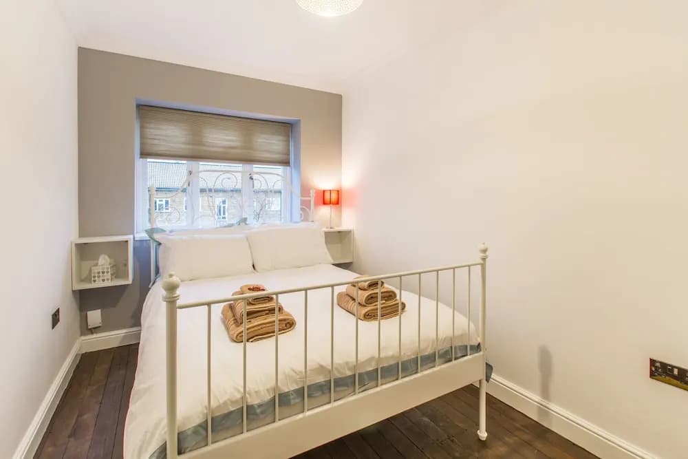 Luxury London Apartment 5-double rooms - photo 2