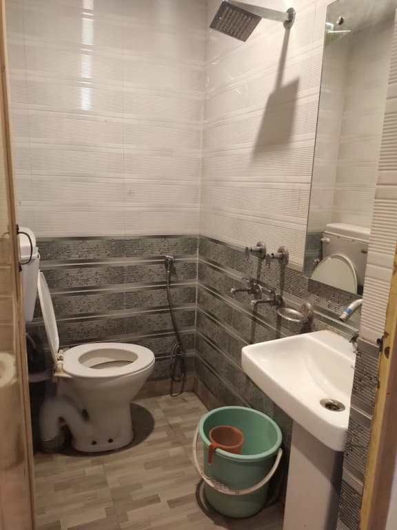Hotel Hare Rama Deluxe - photo 8