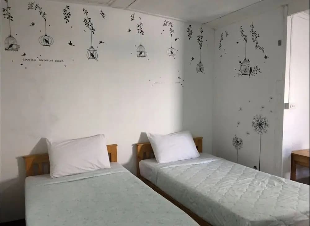 The Moat Hostel - photo 12