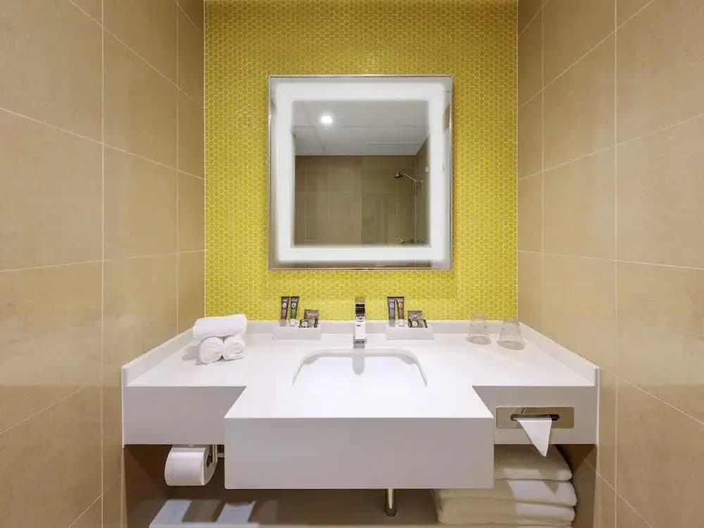 Carlton Crest Hotel Sydney - photo 7