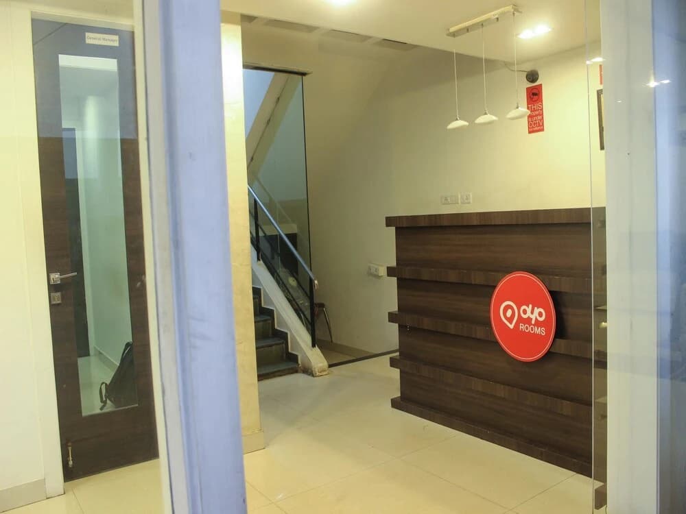 OYO 136 Ceria Hotel - photo 14