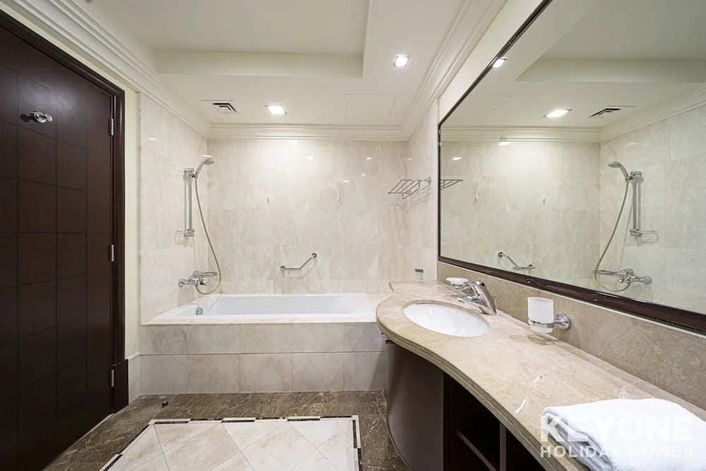 Grandeur Living 2BR plus Maid with Beach Access - photo 6