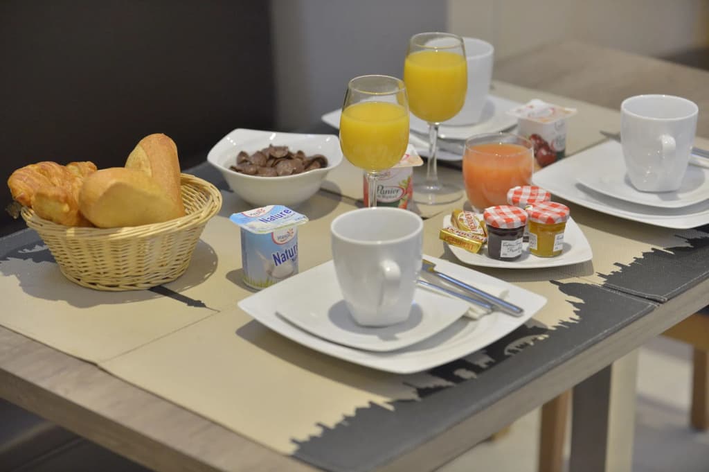 Hotel du Chemin Vert Paris - photo 9