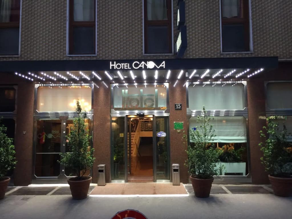 Hotel Canova - photo 22