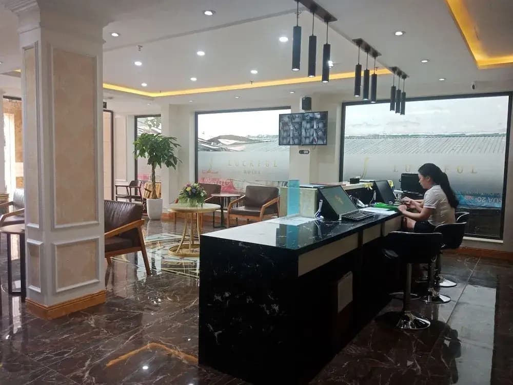 Luckful Hotel - photo 18