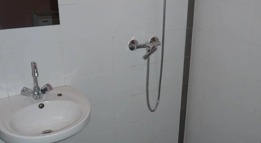 Parking Free Apartments - photo 7