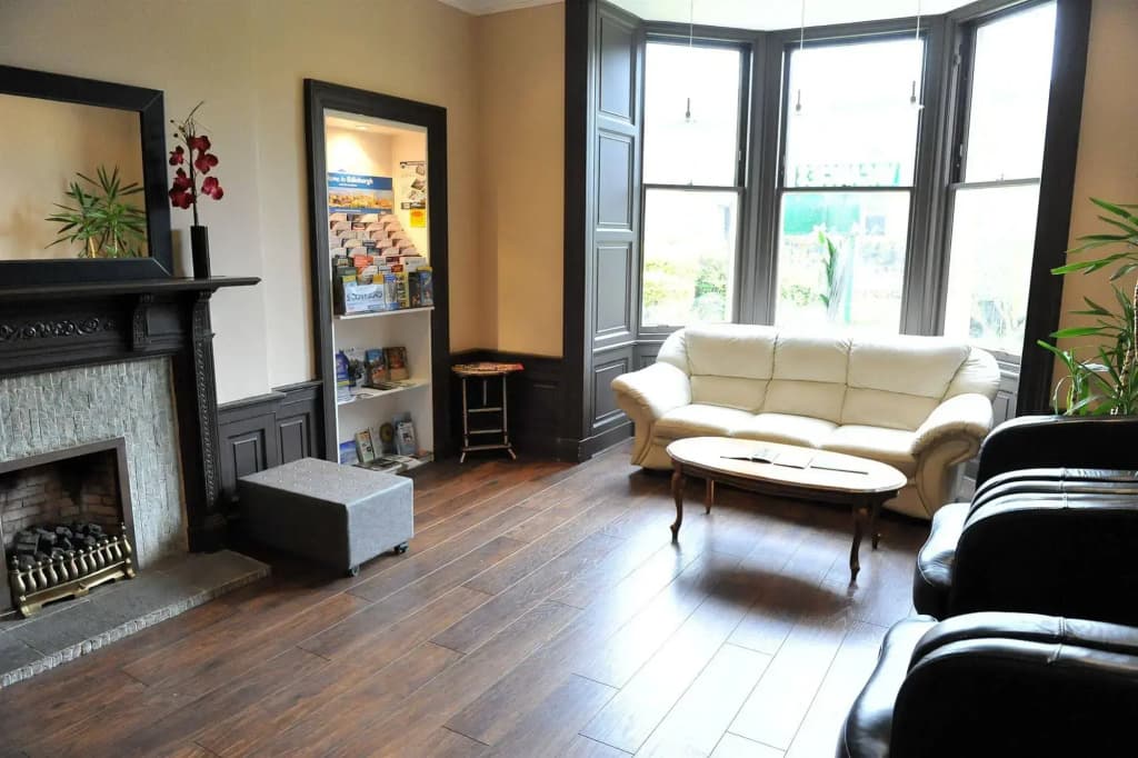 Thrums Hotel - photo 11