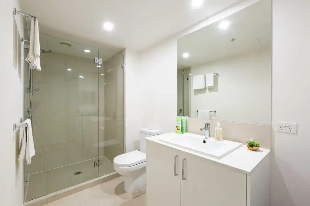 Raphael 2Bdr Carlton Apartment - photo 7