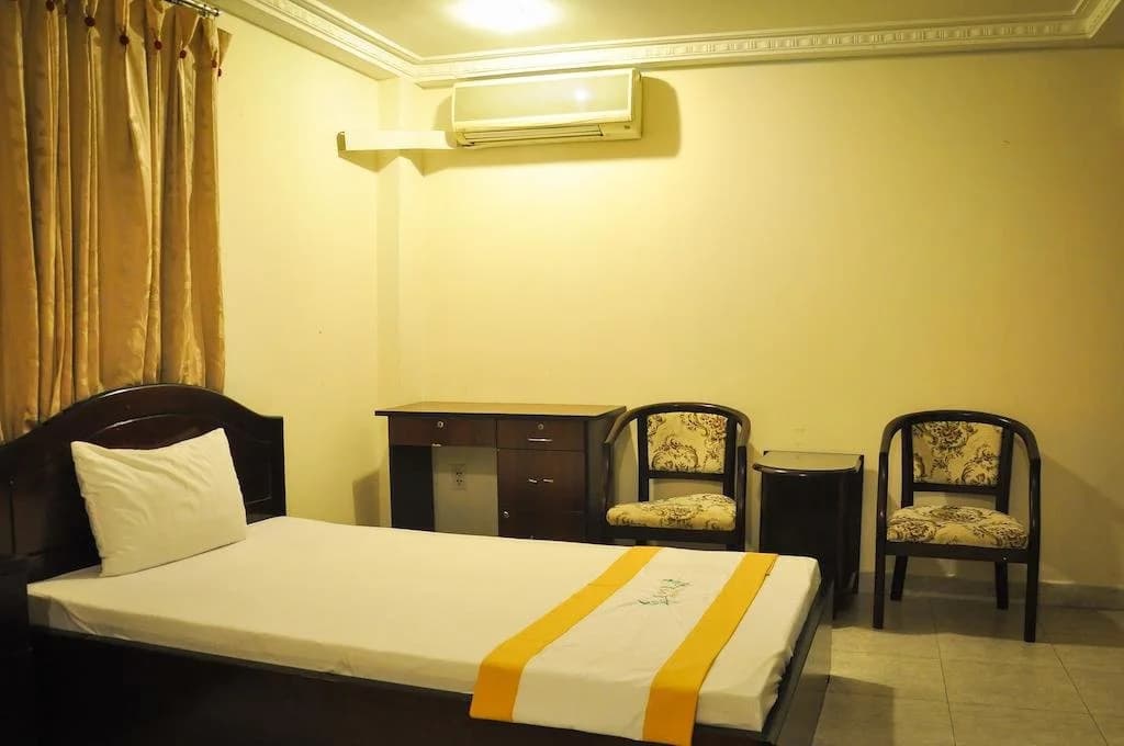 Navi Hotel Etown - photo 2