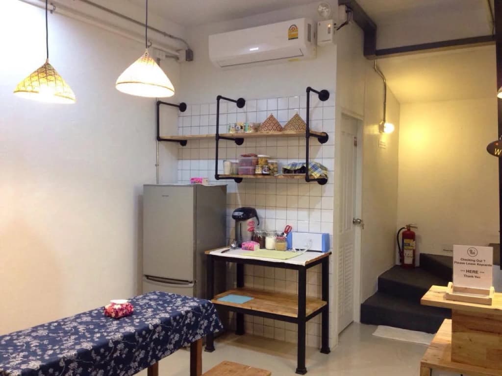 D-hub Hostel - photo 13