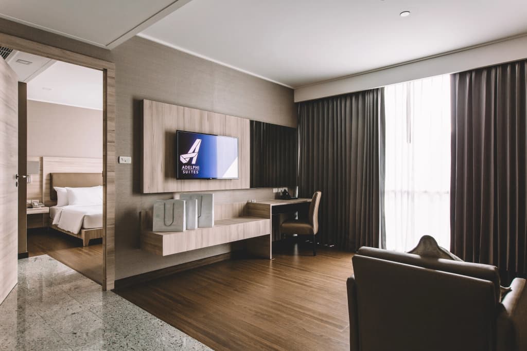 Adelphi Suites Bangkok - photo 7