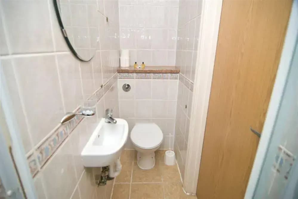 Gloucester Hotel - photo 8
