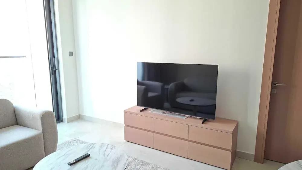 Luxury Living at Cloud Tower JVT with - photo 9