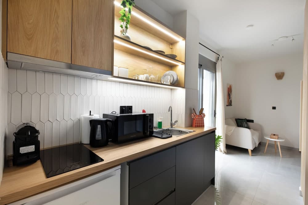 Oraya Chic Studio with Balcony in Athens - photo 6