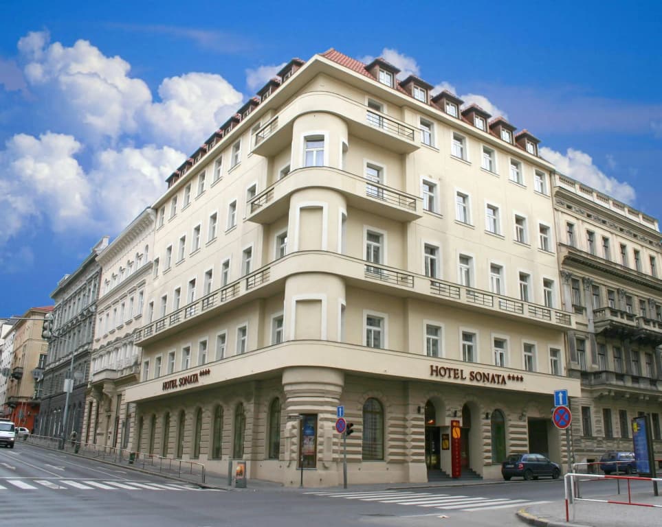 EA Hotel Sonata - photo 1