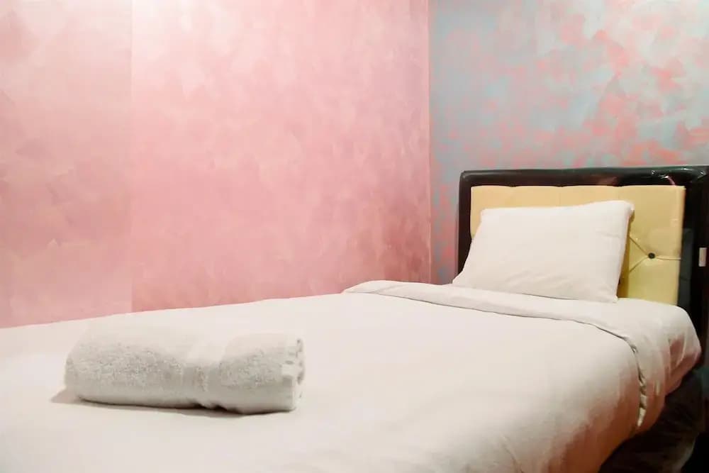 Comfortable 2 Bedrooms @ Titanium Square Apartment - photo 2
