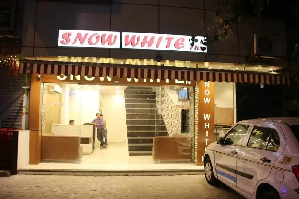 Hotel Snow White Inn - photo 13