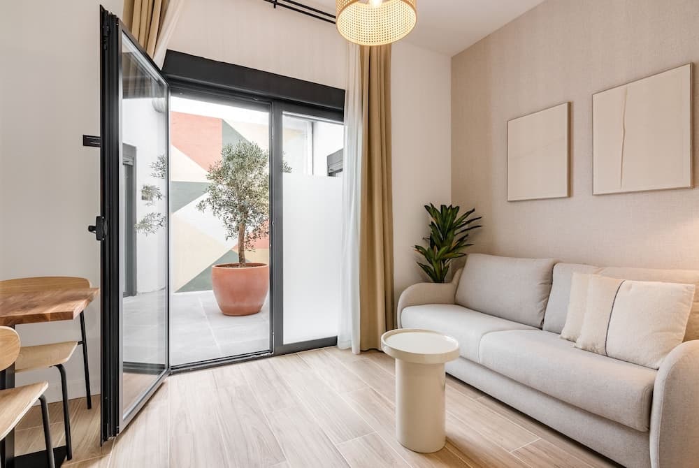 The Madrid Studios by Charming - photo 28