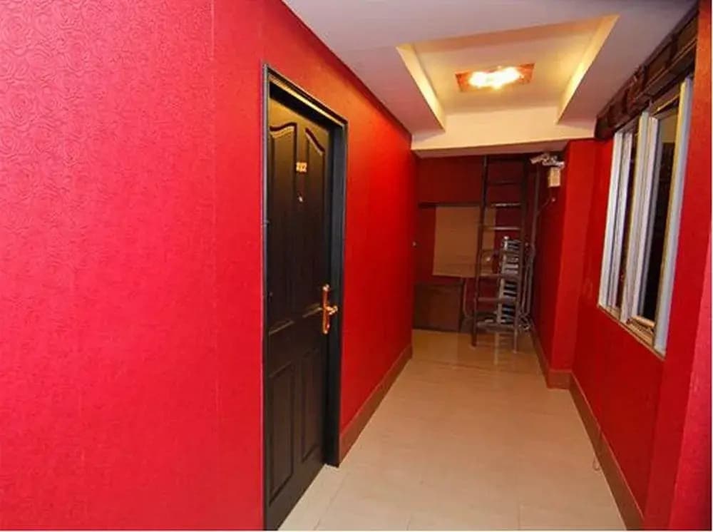 Lucky Palace Hotel - photo 10