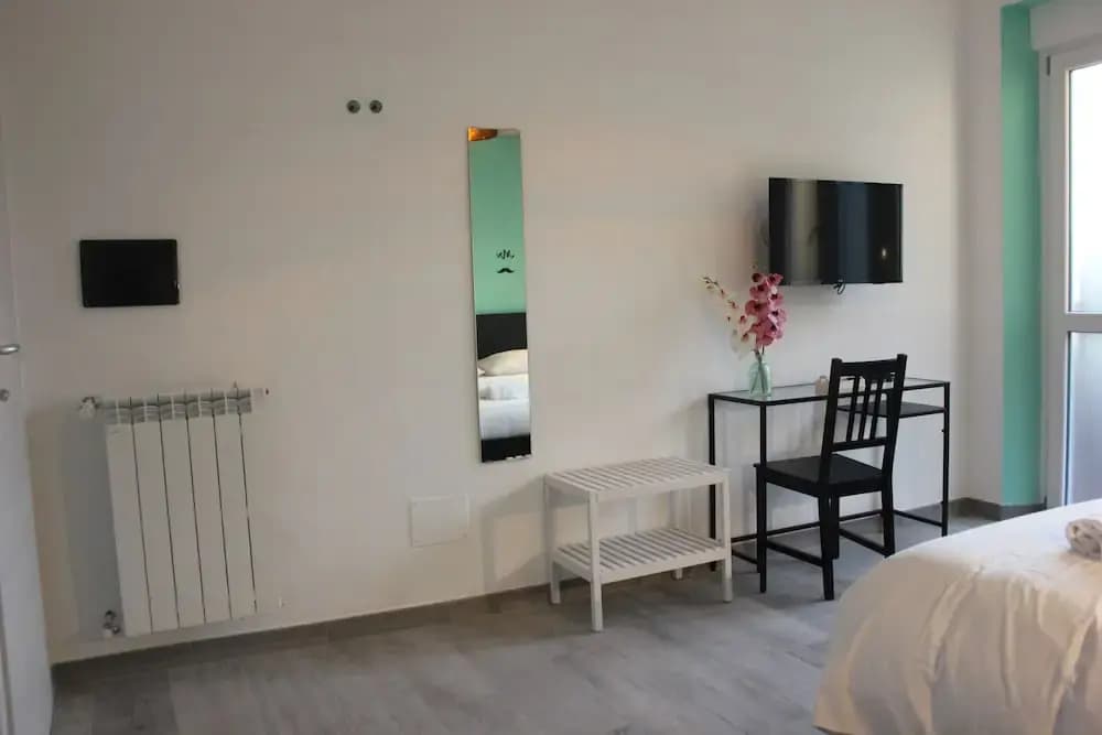 Roman Sunrise Rooms - photo 7
